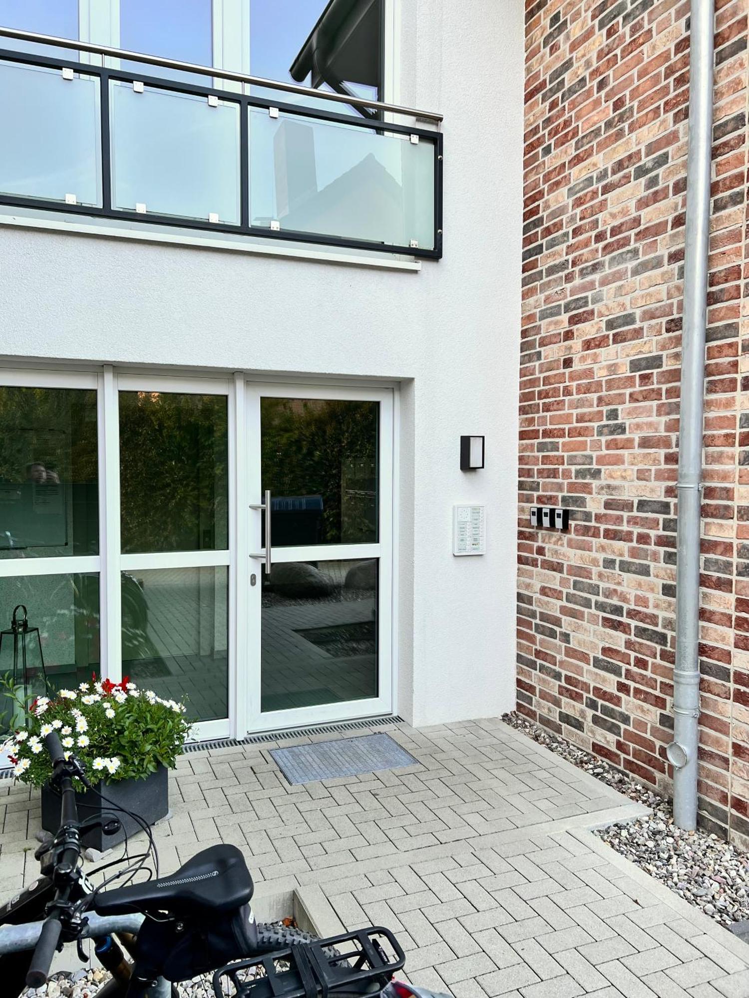 Kleine Auszeit -- Inklusive Parkplatz & Wifi, Geschirrspueler, Waschmaschine & Terrasse Mit Strandkorb -- Perfekt Fuer Urlaub & Business Шарбойц Екстер'єр фото