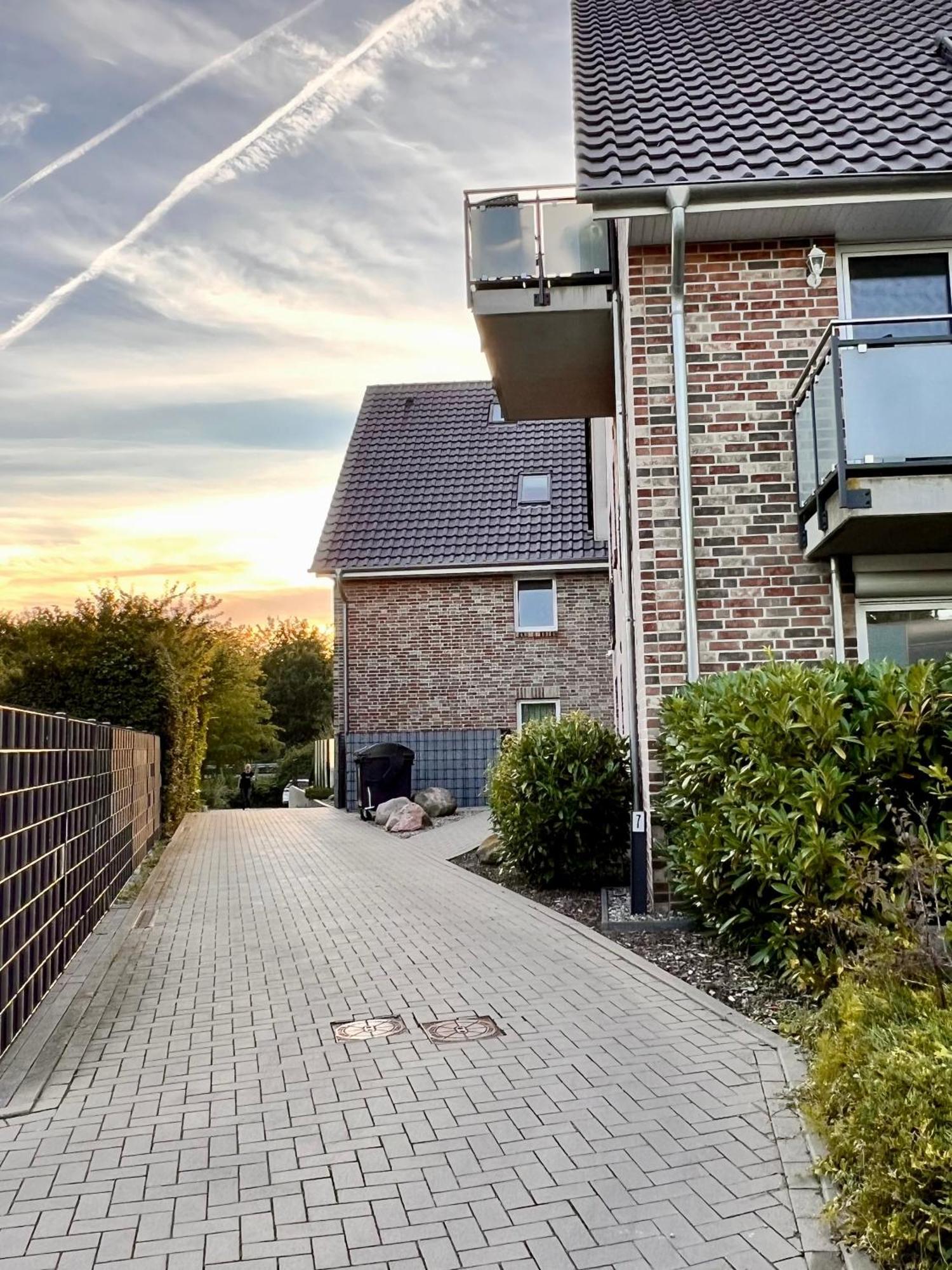 Kleine Auszeit -- Inklusive Parkplatz & Wifi, Geschirrspueler, Waschmaschine & Terrasse Mit Strandkorb -- Perfekt Fuer Urlaub & Business Шарбойц Екстер'єр фото