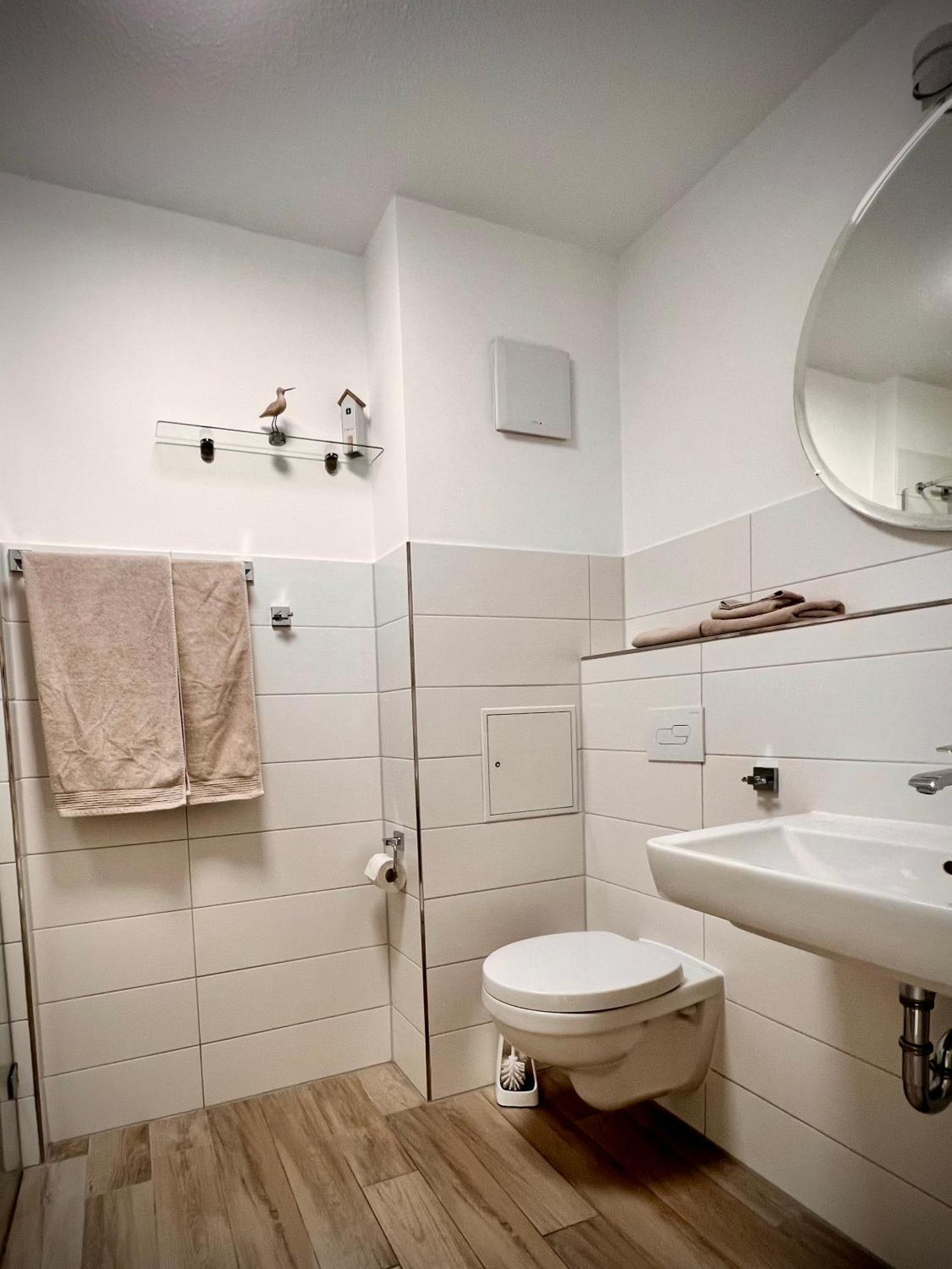 Kleine Auszeit -- Inklusive Parkplatz & Wifi, Geschirrspueler, Waschmaschine & Terrasse Mit Strandkorb -- Perfekt Fuer Urlaub & Business Шарбойц Екстер'єр фото